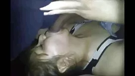 L'uomo invita la sua ...