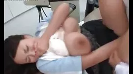 Padre sul divano, pr ...