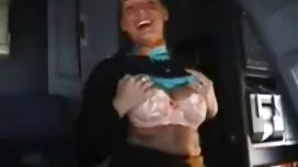 La ragazza è appassi ...