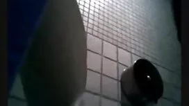 Tre amici, una biond ...